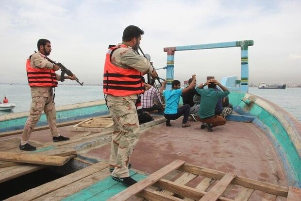 باند قاچاق مسلحانه مواد مخدر در آب‌ های خلیج فارس منهدم شد