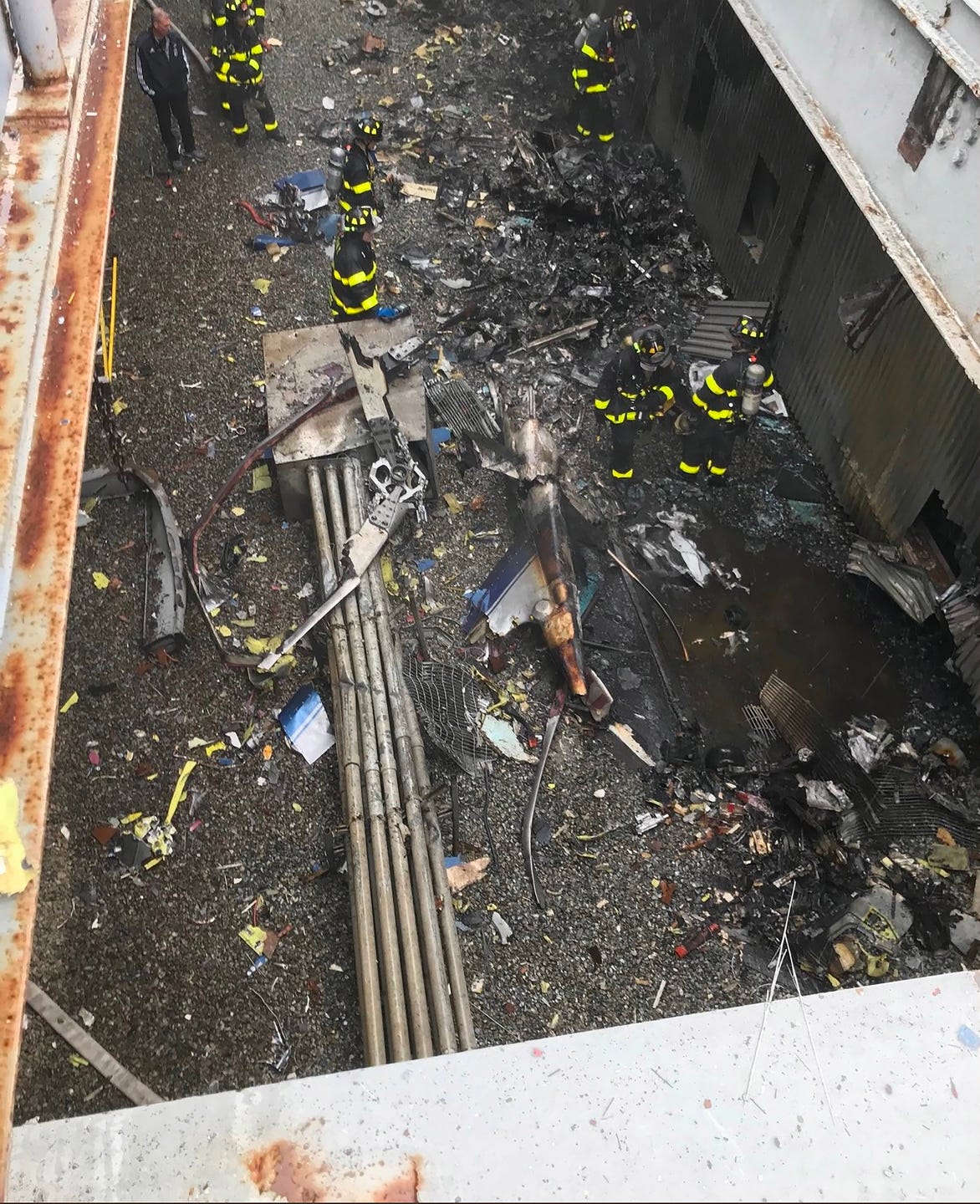 سقوط مرگبار هلیکوپتر در منهتن نیویورک +تصاویر 