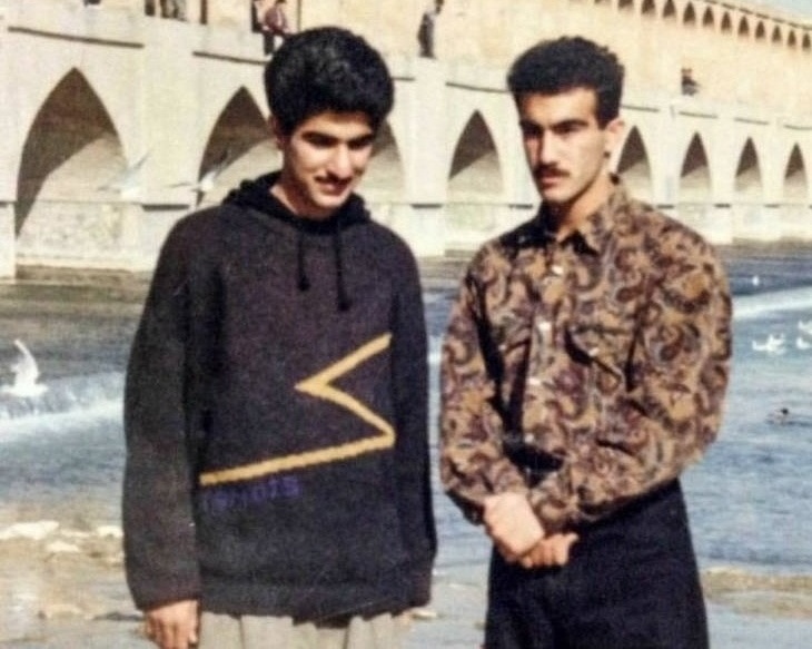 محسن تنابنده، ۲۳ سال پیش، کنار زاینده‌رود +عکس