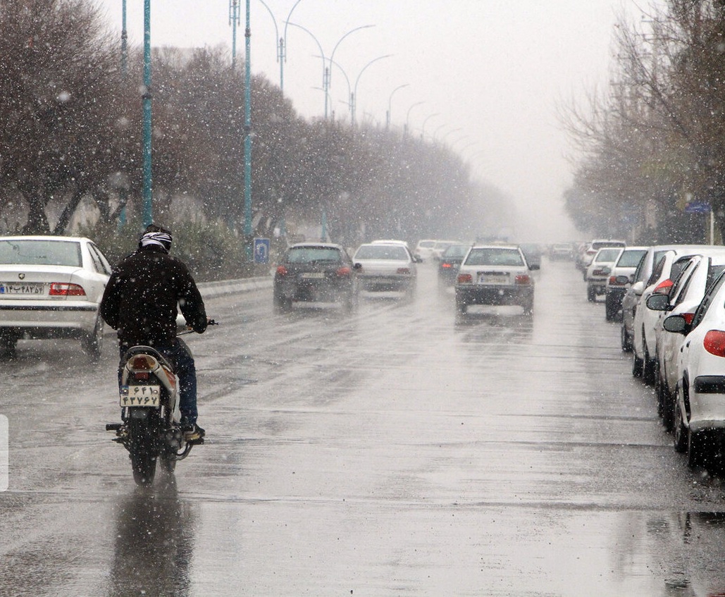 امشب هوای تهران بارانی است