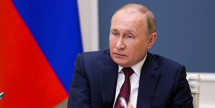 پوتین با «کیف هسته ای» در انظار عمومی حاضر شد