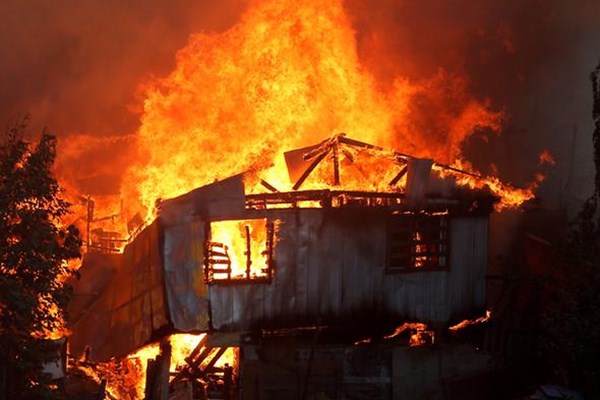 آتش‌سوزی مهیب در شیلی بیش از 700نفر را بی‌خانمان کرد