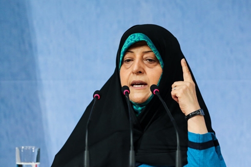 واکنش ابتکار به اعتراض یک زن به بی‌ آبی خوزستان