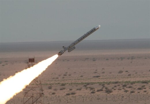 نمایش موشک‌ های شلیک شده به  پایگاه آمریکایی 
