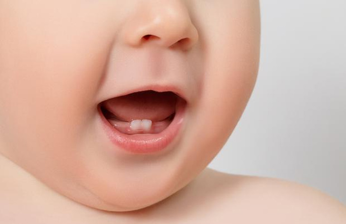 
زمان شروع و ترتیب رشد دندان نوزاد 