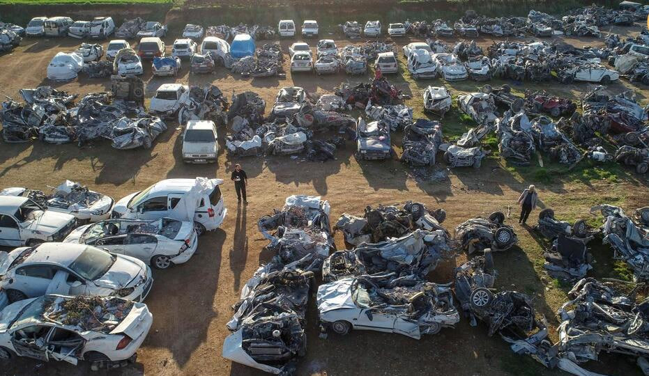 گورستان خودروهای نابود شده در زلزله ترکیه + عکس