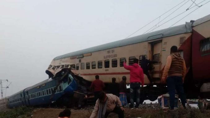 ۹ کشته و ۳۶ زخمی بر اثر خروج قطار از ریل در هند