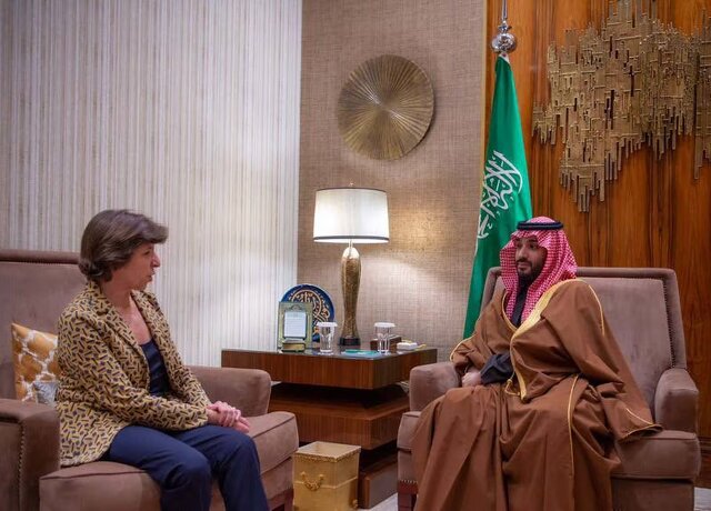وزیر خارجه فرانسه با ولیعهد عربستان دیدار و گفت و گو کرد