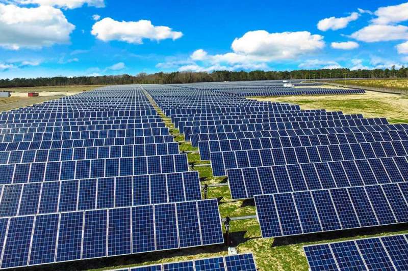 دستور جدید مجلس به بانک مرکزی: برای ساخت نیروگاه خورشیدی وام بدهید
