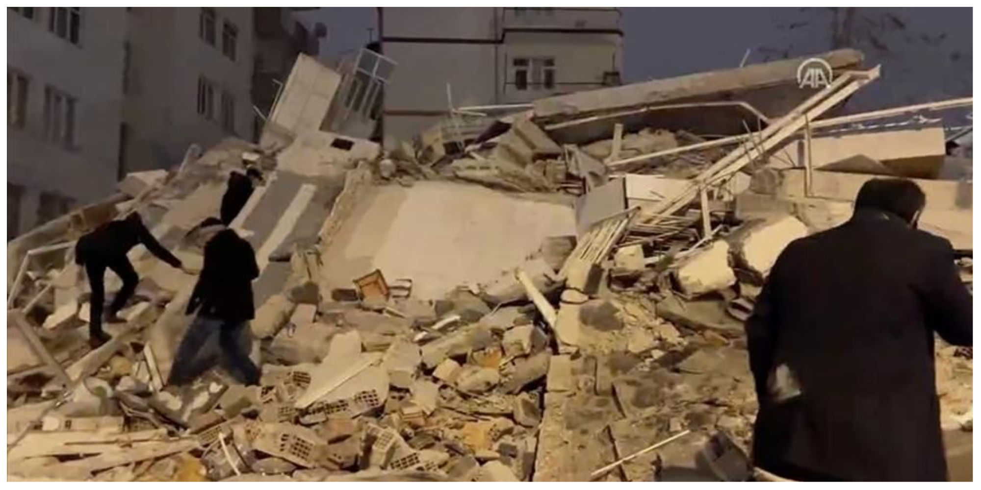 تکان های شدید زمین لرزه در بیمارستان هاتای ترکیه + فیلم