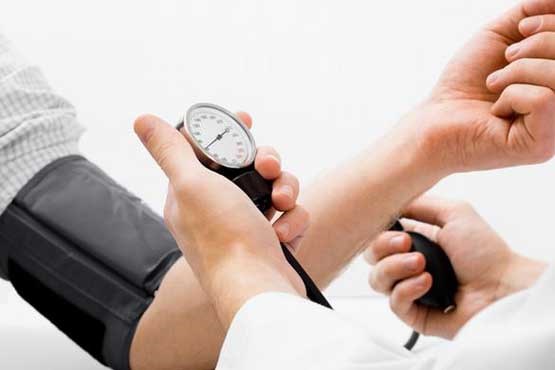 چگونه حضور پزشک می‌ تواند میزان فشار خون را تغییر دهد؟