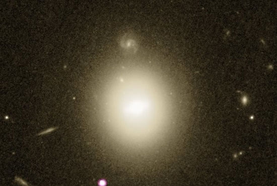 کشف سیاهچاله‌ای ۴۰میلیارد بار بزرگتر از خورشید