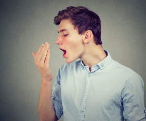 یک بوی خاص دهان که نشانه بیماری کلیه است