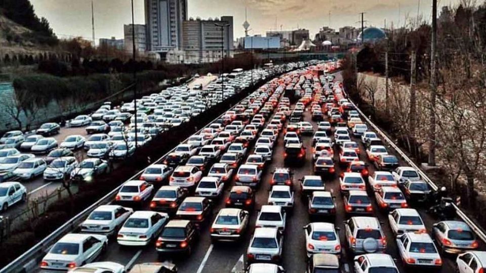 ترافیک سنگین در پایتخت / بیش از ۹۰ درصد معابر تهران قفل است
