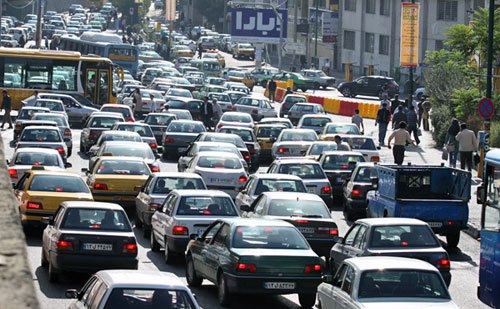 تهران ۵ برابر ظرفیت خودرو دارد