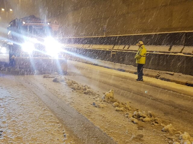 ​برف و باران جاده‌ های پنج استان را مسدود کرد