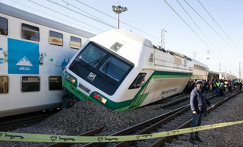 برخورد دو قطار متروی کرج - تهران + عکس
