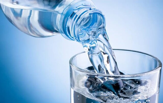 برای حفظ سلامت بدن چقدر آب بنوشیم؟