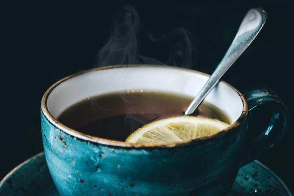 چند دلیل برای نخوردن چای با لیموترش