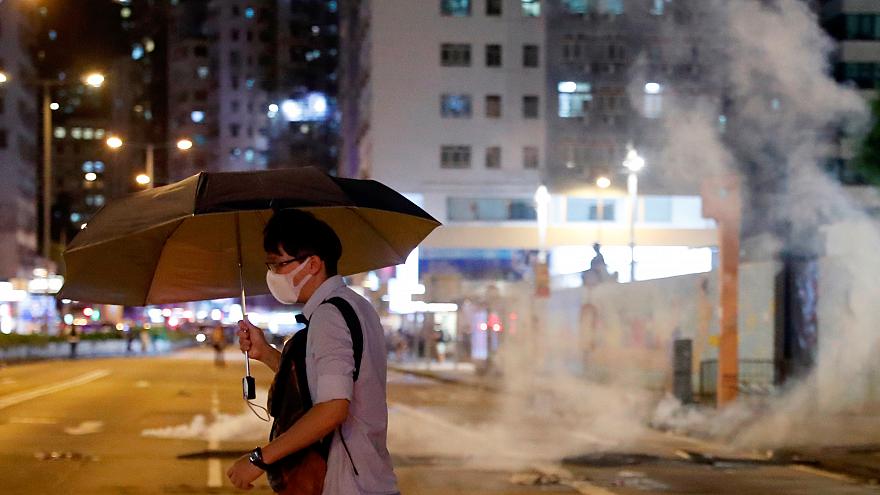 تصاویری از شلیک پلیس به معترضان در هنگ کنگ +فیلم