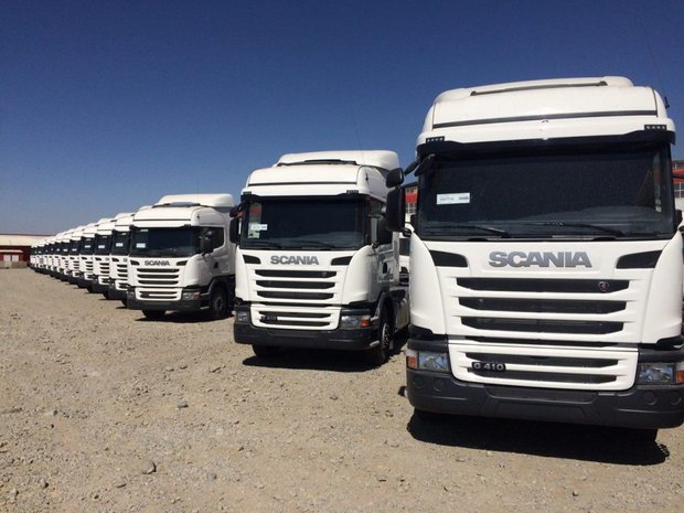 تردد کامیون‌ های ایرانی در مرزهای افغانستان