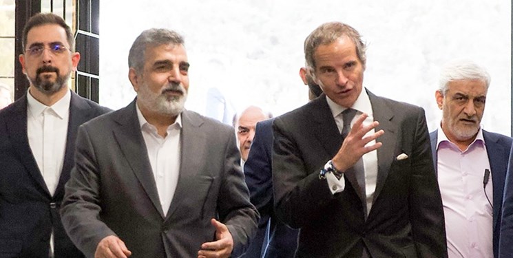 تاثیر سفر گروسی به تهران بر نشست شورای حکام چیست؟ / تناقض در صحبت‌ های مدیر آژانس و سخنگوی سازمان انرژی اتمی ایران