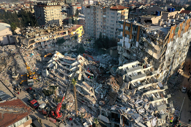 بیش از ۲۴ هزار جانباخته در زلزله ترکیه و سوریه / کشور ترکیه ۶ متر جابجا شده است