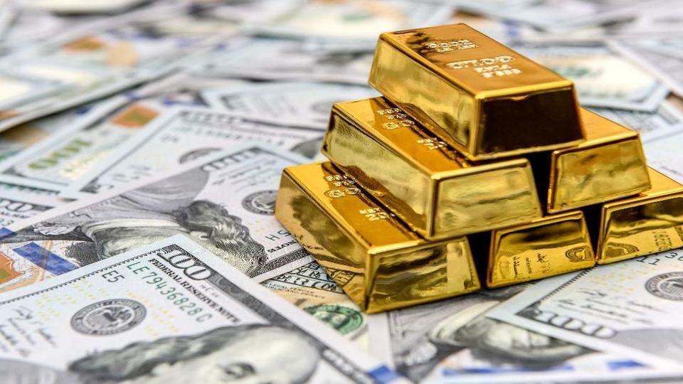 سومین ماه پیاپی افزایش قیمت طلا / ارزش دلار جهانی افت کرد