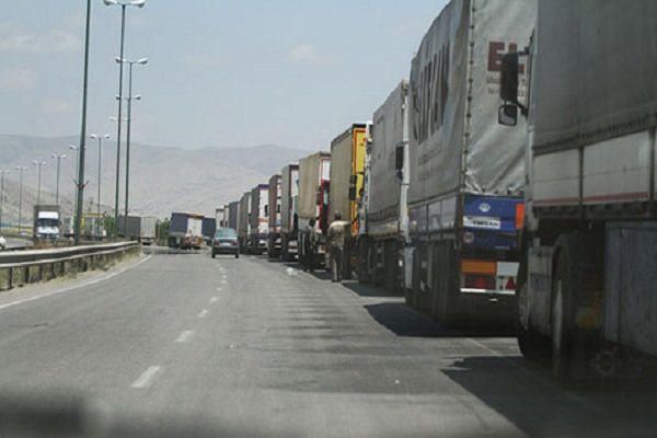 ۲۲ کامیون عراقی پشت مرزهای ایران