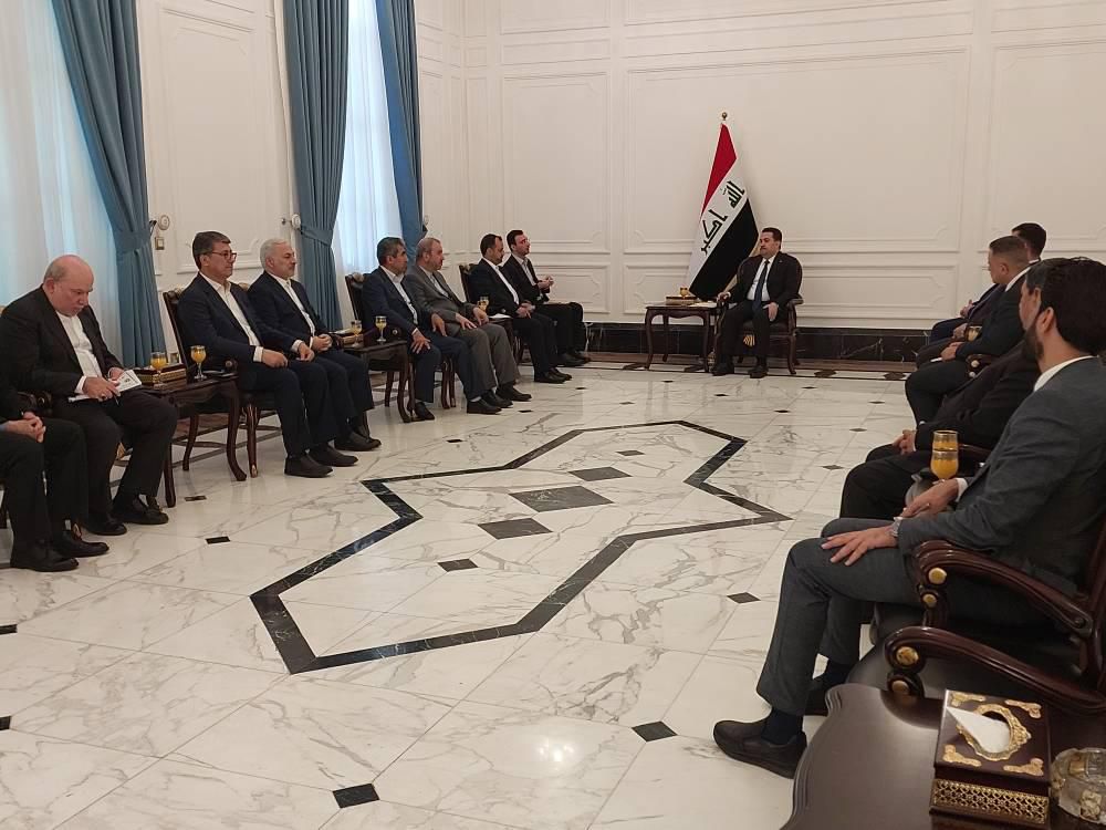 دیدار خاندوزی با نخست وزیر عراق / سودانی: ساخت راه آهن شلمچه - بصره نماد ارتباط مردمی و فرهنگی دو ملت است