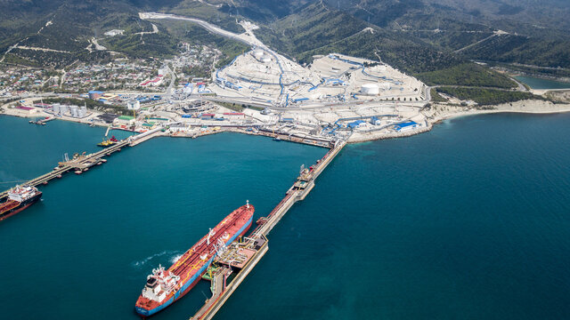 رشد ۲۰ درصدی درآمد صادرات نفت شش ماهه روسیه