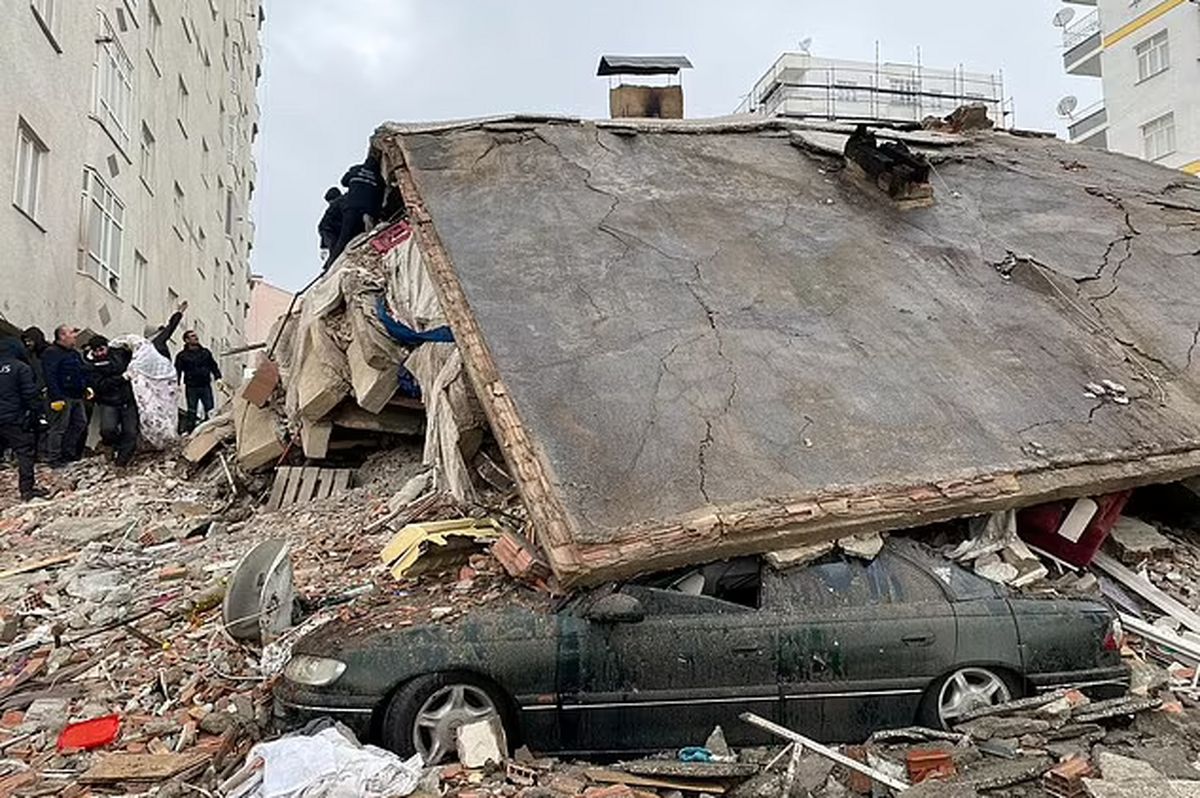 شمار کشته های زلزله ترکیه و سوریه به بیش از ۳۸۰۰ نفر رسید