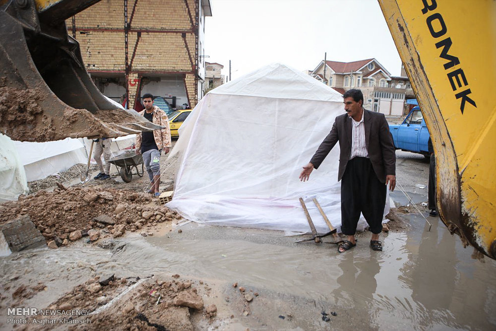 وضعیت اسفناک چادر زلزله زدگان پس از بارش باران + فیلم