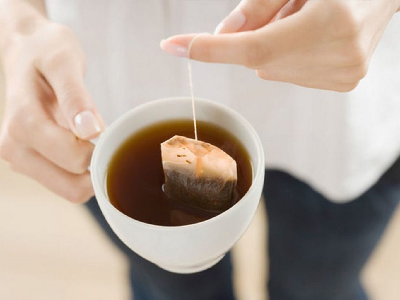 چای کیسه‌ای استفاده شده خود را دور نریزید، کاربردهای باورهای نکردنی دارد!