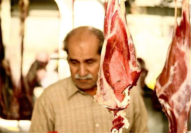 کاهش هفتگی ۵ تا ۶ هزار تومانی قیمت گوشت قرمز / روند عرضه دام افزایشی و تقاضا کاهشی است