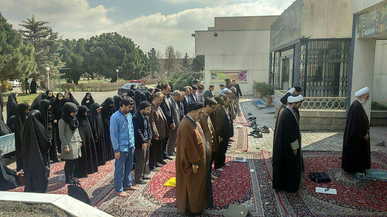 اقامه نماز آیات در دانشکده الهیات دانشگاه فردوسی مشهد 