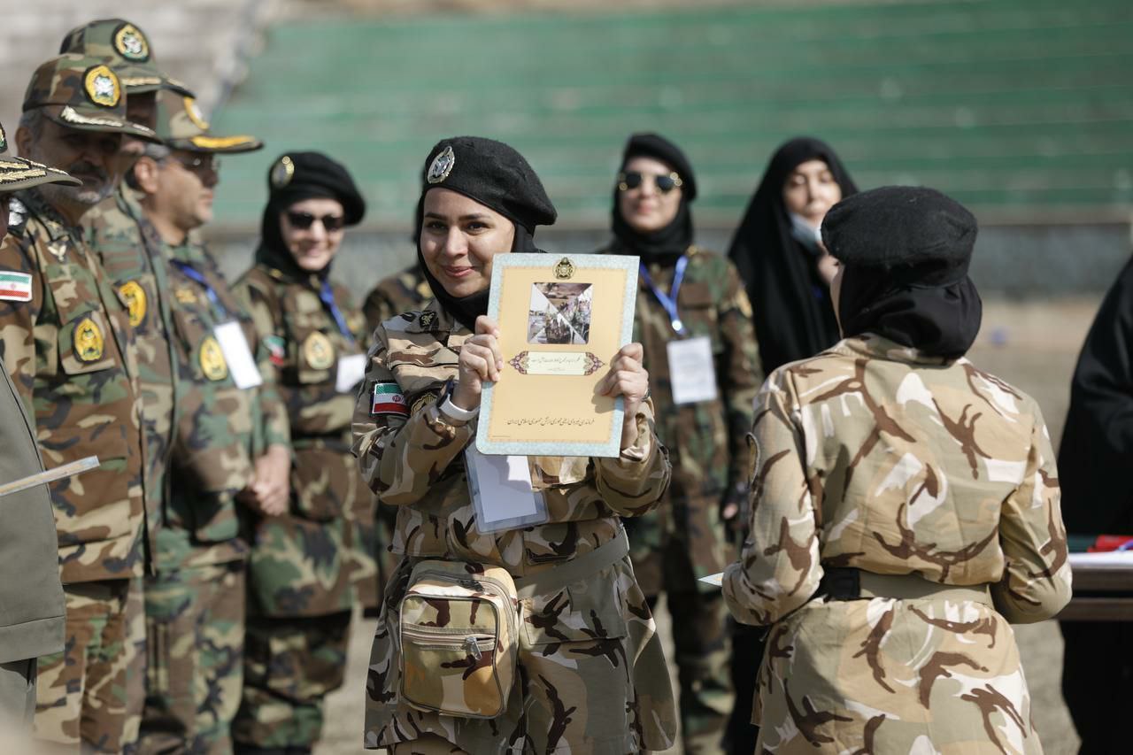 قاب های جنجالی از زنان در ارتش جمهوری اسلامی ایران + عکس