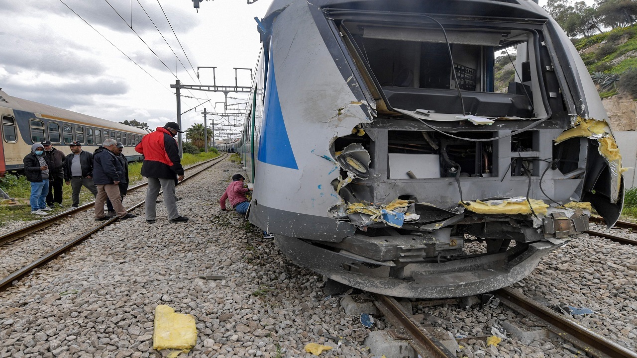  برخورد شدید دو قطار در یونان + فیلم