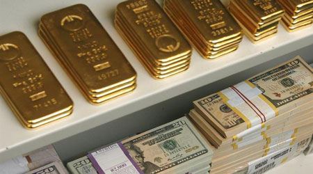 پیش بینی قیمت طلا و دلار برای فردا ۷دی ماه/ بازار طلا و ارز با شیب ملایم در مدار کاهشی