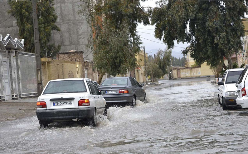 وضعیت نابسامان خیابان های زاهدان پس از بارش باران + فیلم
