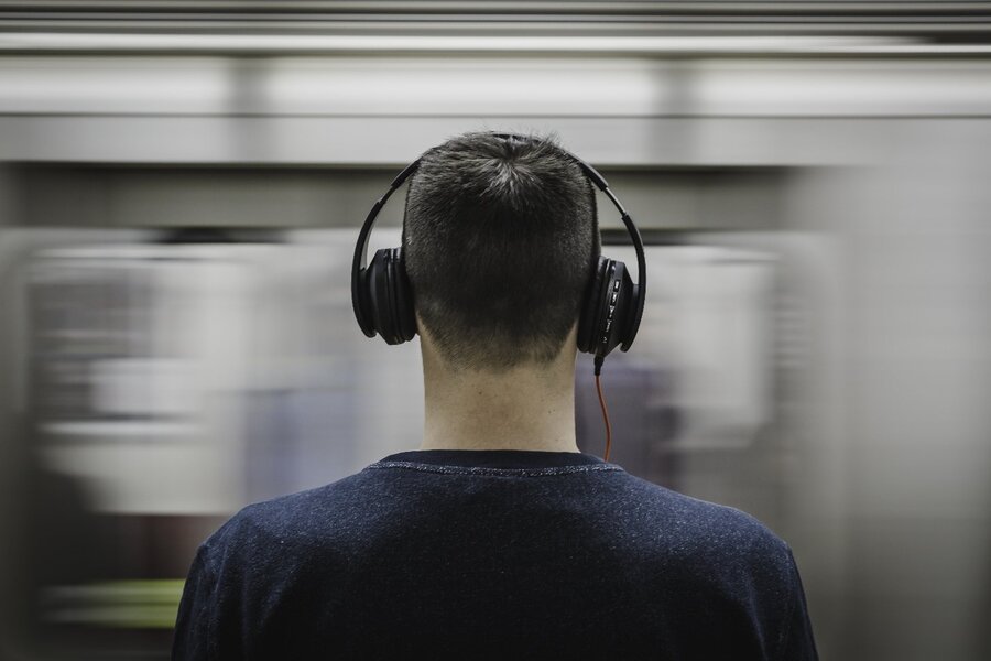 استفاده طولانی از هدفون چه خطری برای گوش ها دارد؟ + عکس