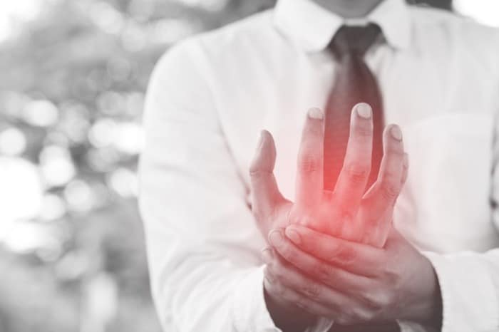 تشخیص بیماری از روی تغییر شکل انگشتان دست