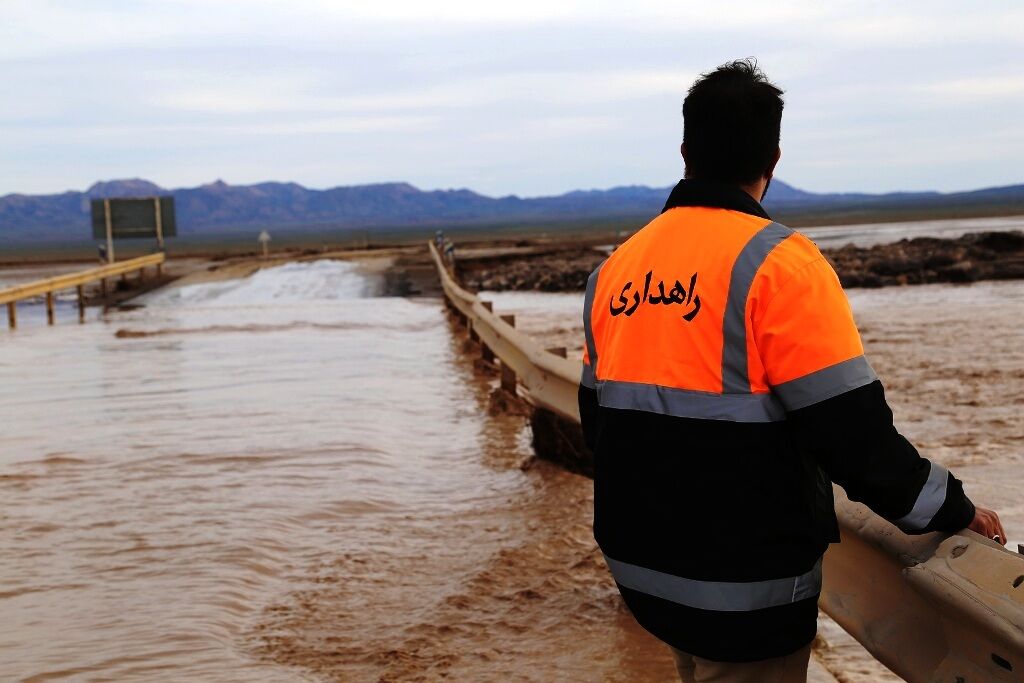 سیلاب ۲مسیر در جنوب سیستان و بلوچستان را بست
