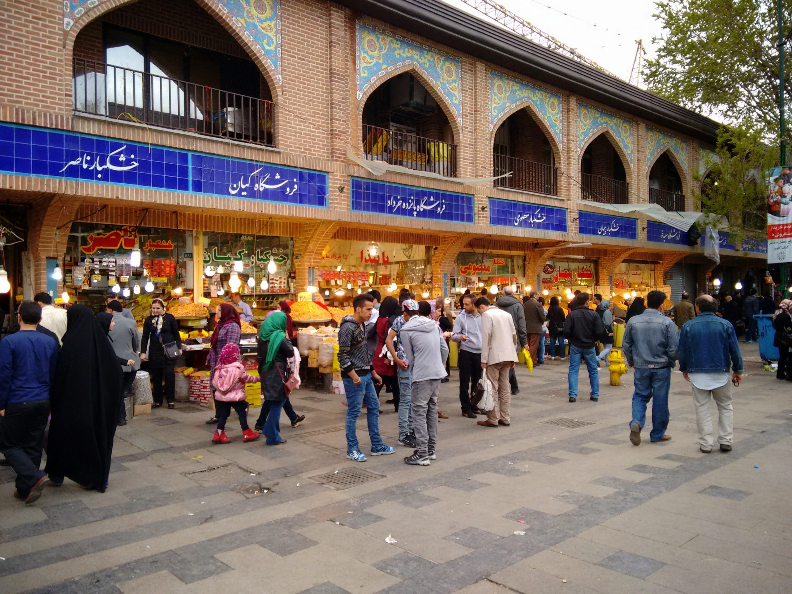 آتش‌سوزی یک پاساژ در بازار تهران + فیلم