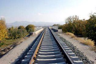 مسیر راه آهن تهران - ارومیه بازگشایی شد