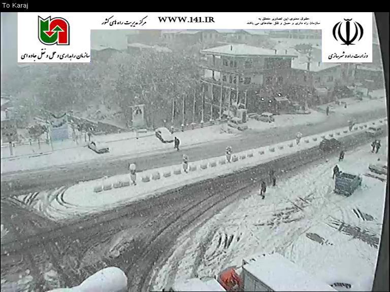 بارش برف در محورکندوان محدوده سه راه مرزن آباد