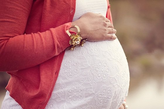 روش تاثیرگذار حرف زدن با جنین در بارداری +عکس