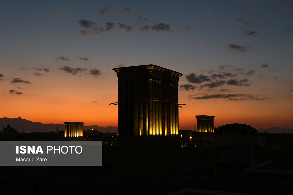 بافت تاریخی و شب های بی نظیر و روشن یزد + عکس
