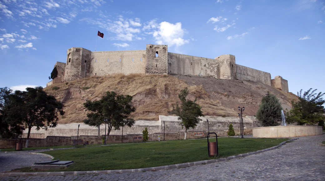 قلعه مشهور ترکیه با خاک یکسان شد + عکس