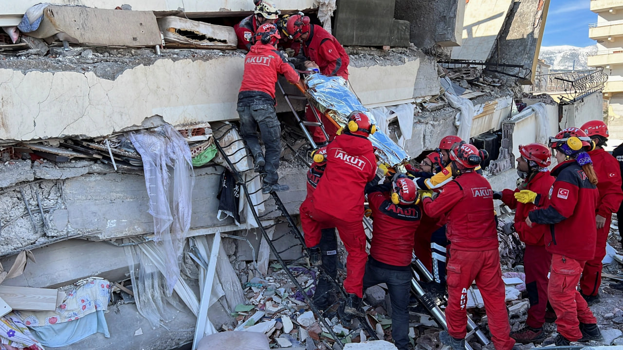 معجزه ۱۰۲ ساعت بعد از وقوع زلزله بزرگ‌ ترکیه + فیلم